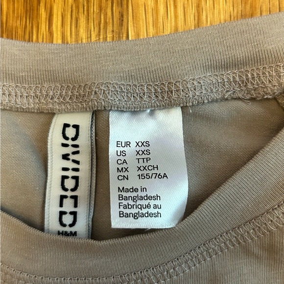 H&M crop top - Picture 2 of 2